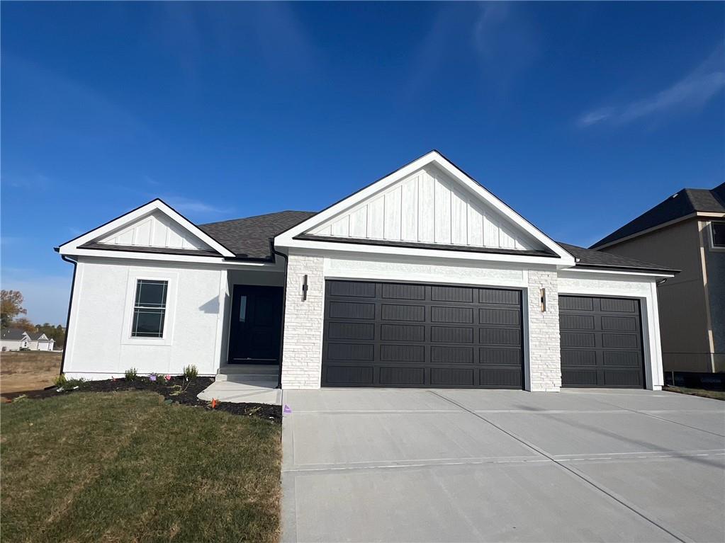 Photo of 2185 Heritage Circle, Liberty, MO 64068