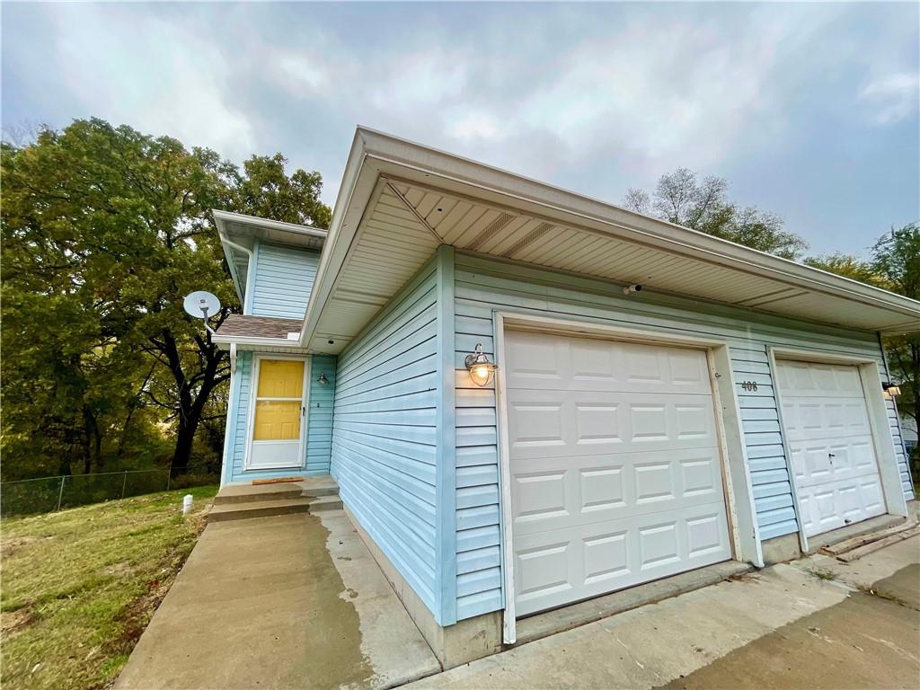 Photo of 408 E Main Unit 1 & 2 Street, Smithville, MO 64089