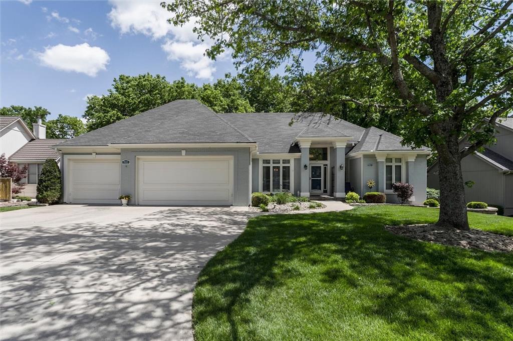 Photo of 7611 Eicher Drive, Shawnee, KS 66217
