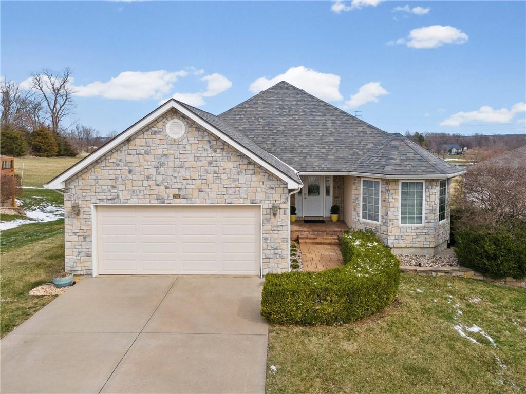 Photo of 202 Prairie Rose Circle, Smithville, MO 64089