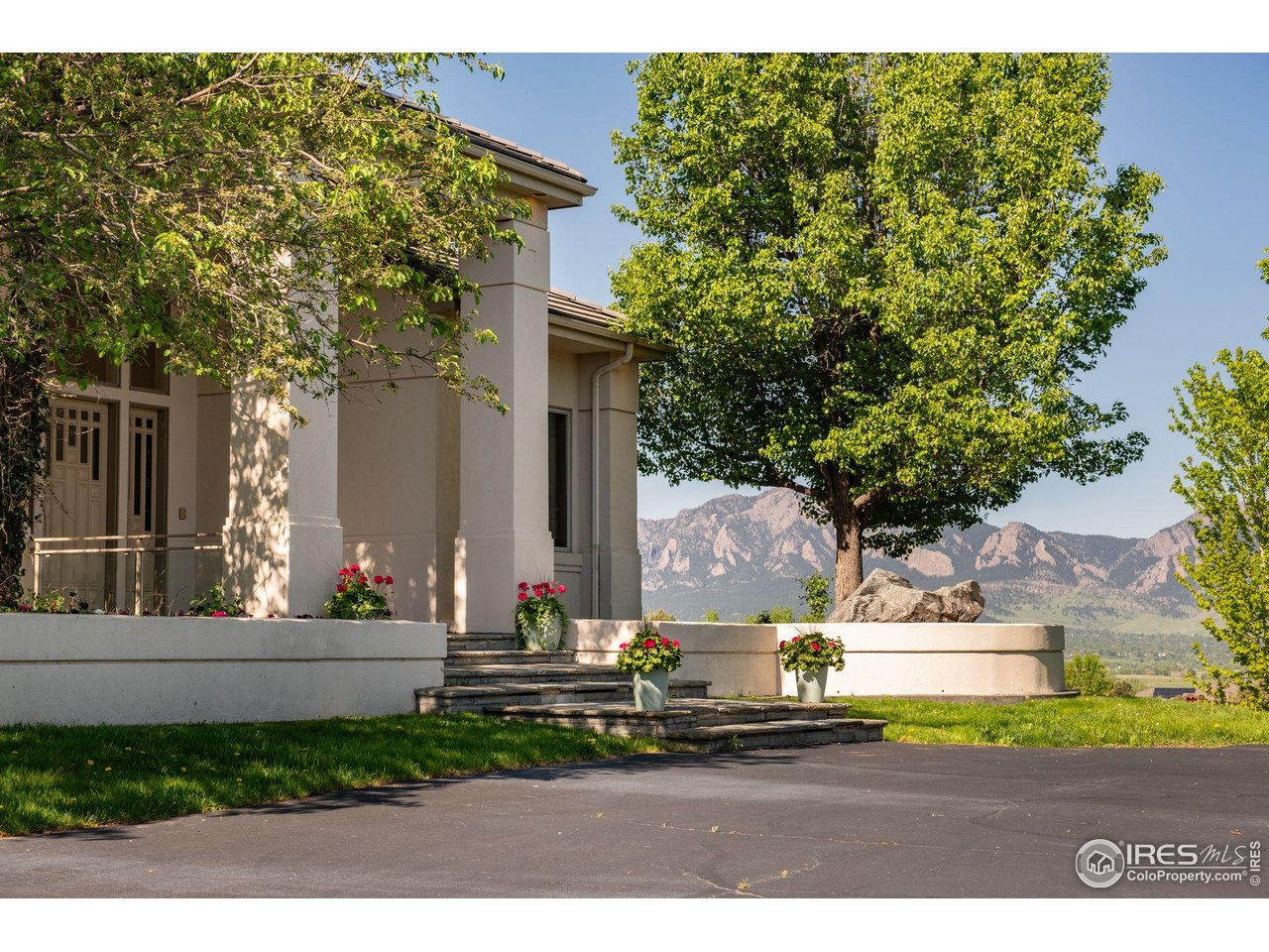 Photo of 160 Ponderosa Dr, Boulder, CO 80303