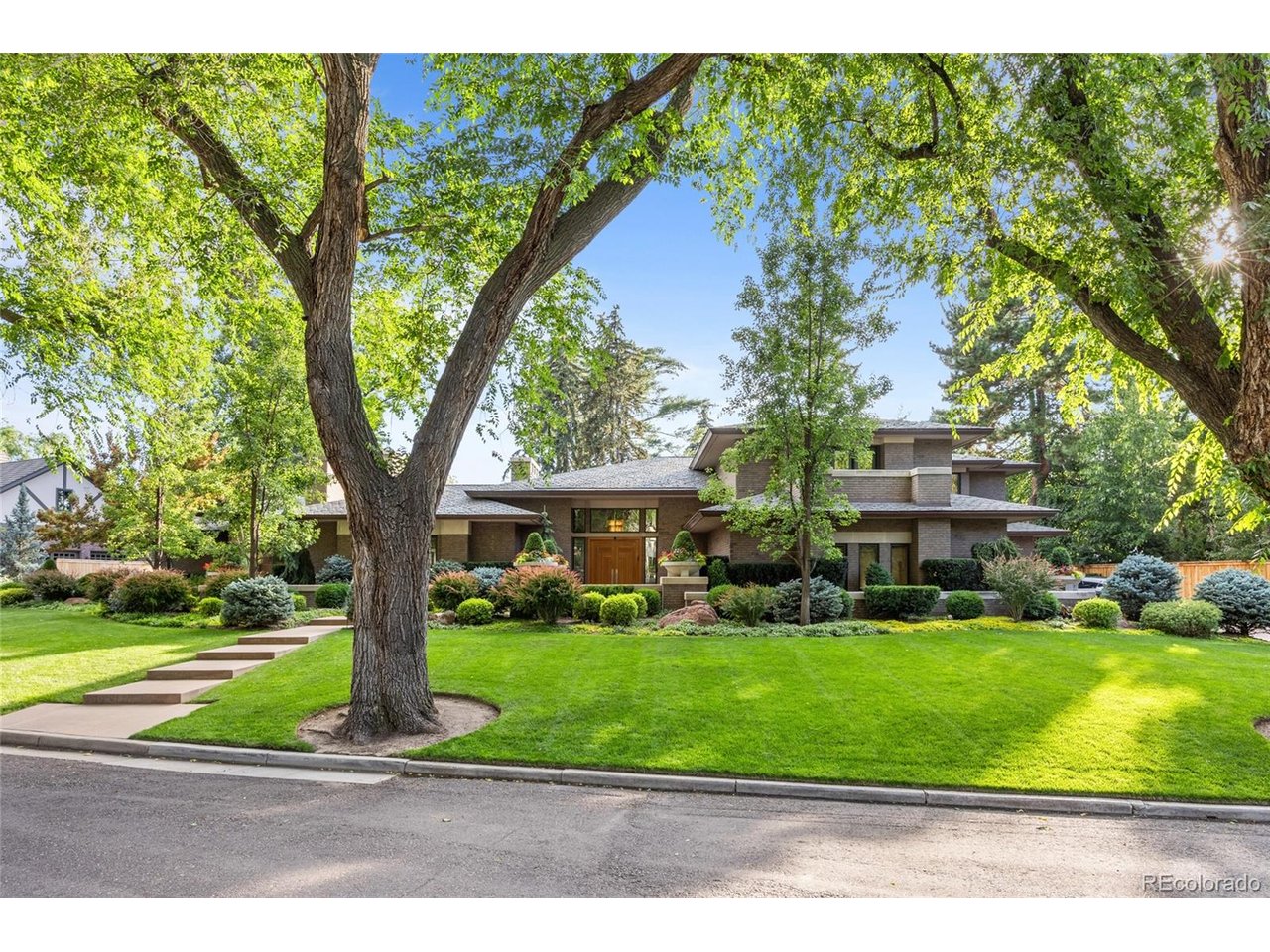 Photo of 825 S Adams St, Denver, CO 80209