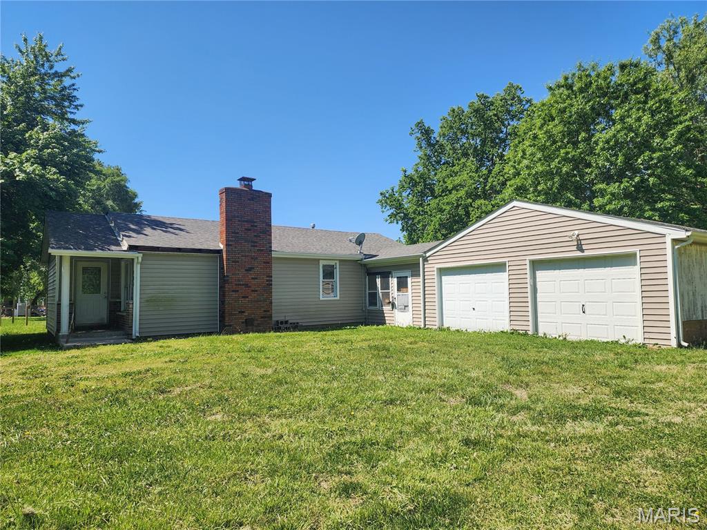 Photo of 105 S Hill Street, Sorento, IL 62086