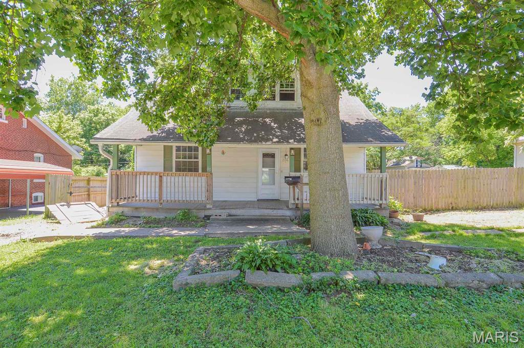 Photo of 206 Gilbert Street, Belleville, IL 62226