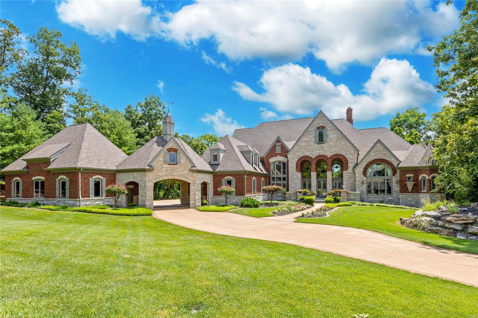 Photo of 4 Upper Whitmoor Drive, Weldon Spring, MO 63304