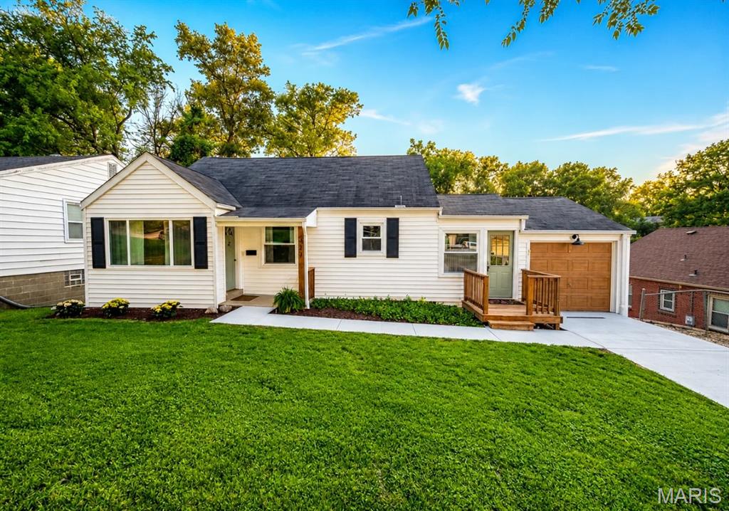 Photo of 523 N Clay Avenue, Ferguson, MO 63135