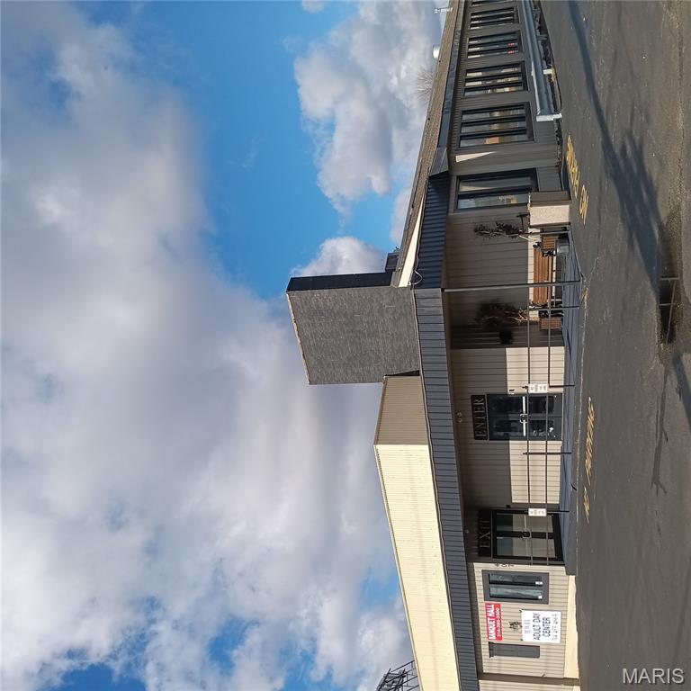 Photo of 407 Dunn Road, Florissant, MO 63031