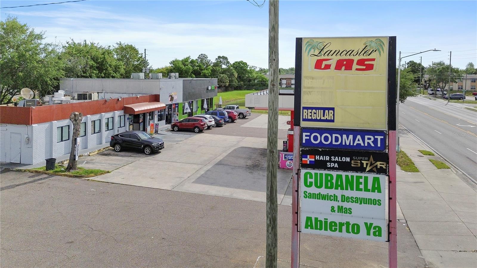 Photo of 827 W LANCASTER ROAD, ORLANDO, FL 32809