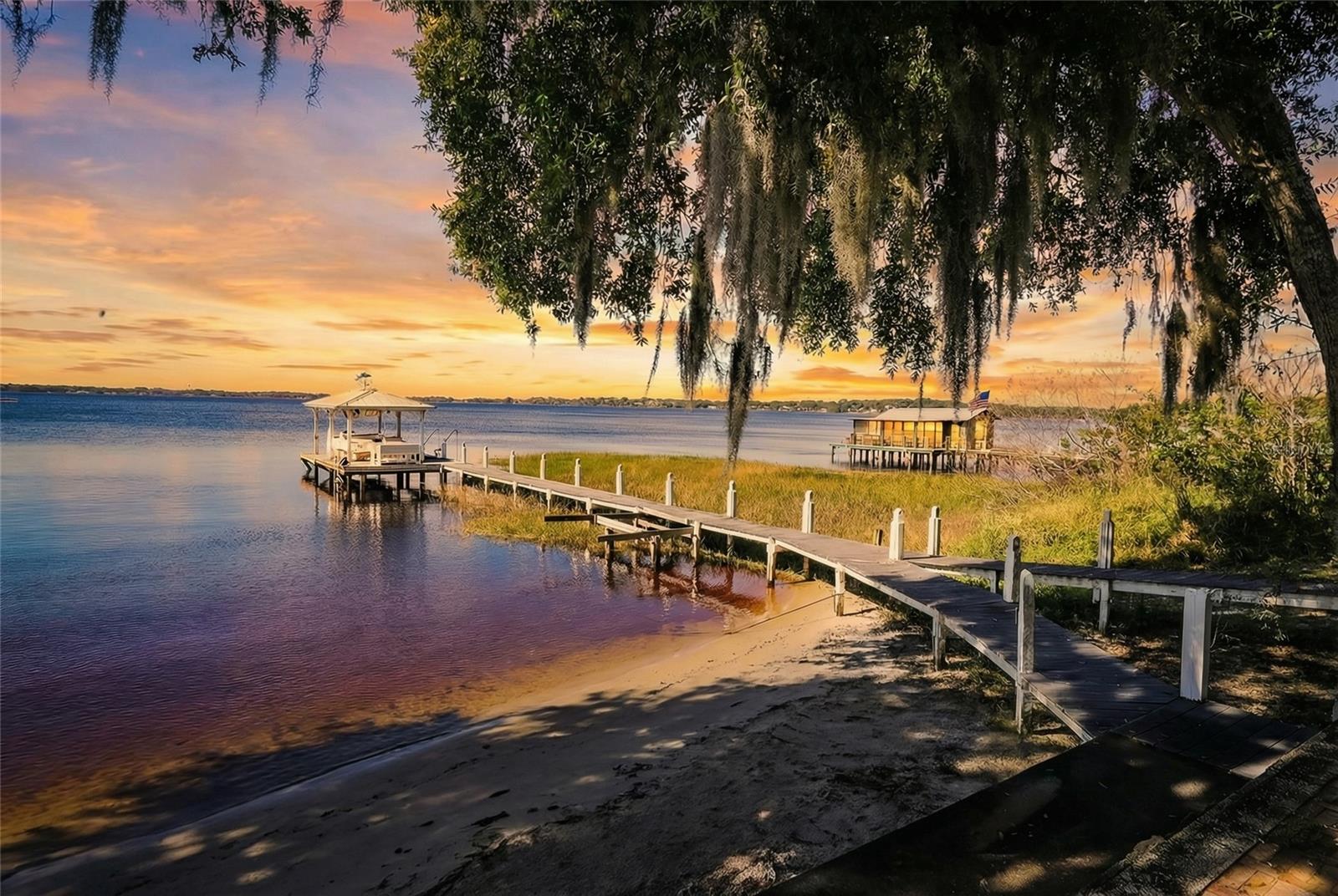 Photo of 103 S LAKESHORE DRIVE, MINNEOLA, FL 34715