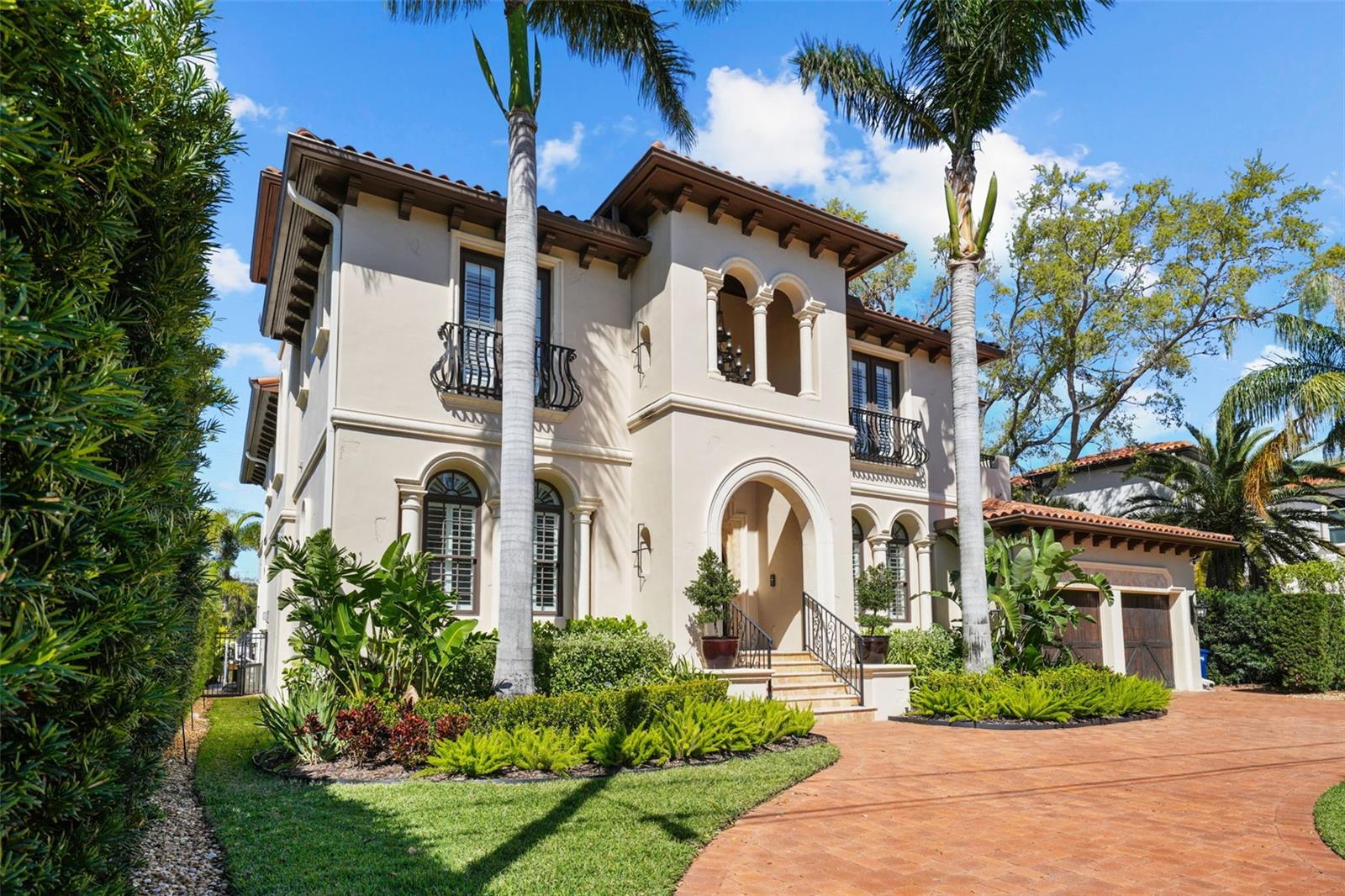 Photo of 44 MARTINIQUE AVENUE, TAMPA, FL 33606