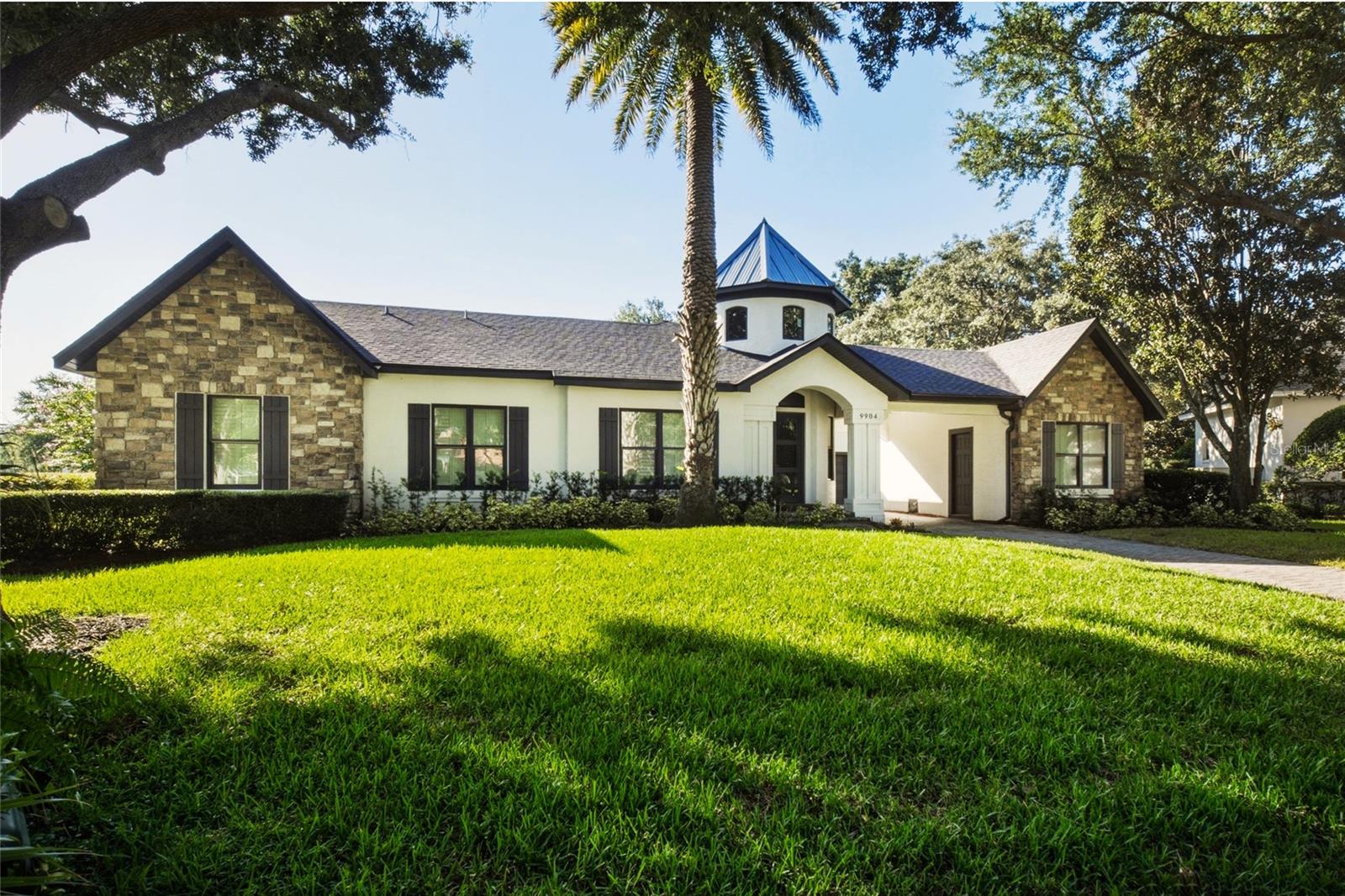 Photo of 9904 BRENTFORD COURT, WINDERMERE, FL 34786