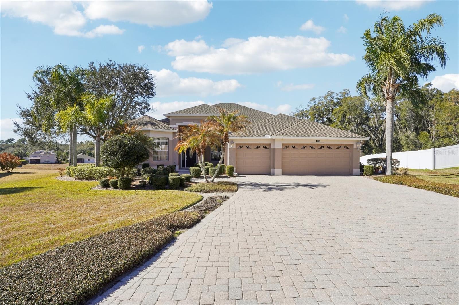 Photo of 6114 TREMAYNE DRIVE, MOUNT DORA, FL 32757