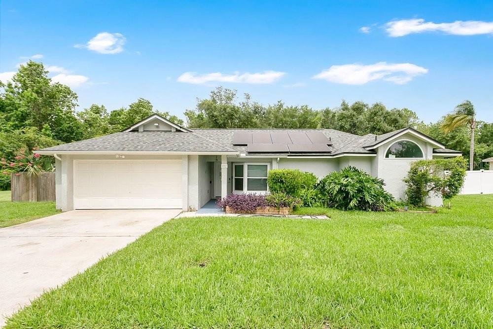 Photo of 1092 W RIVIERA BOULEVARD, OVIEDO, FL 32765