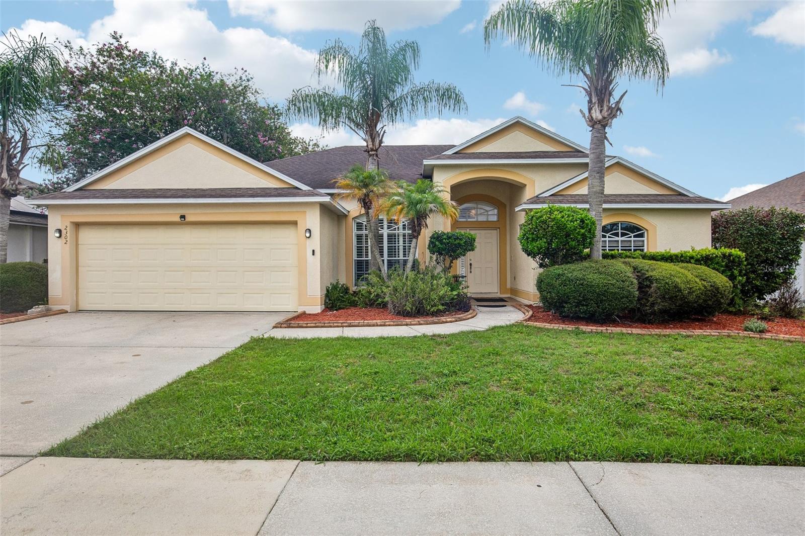 Photo of 2302 TOWERING OAKS CIRCLE, SEFFNER, FL 33584