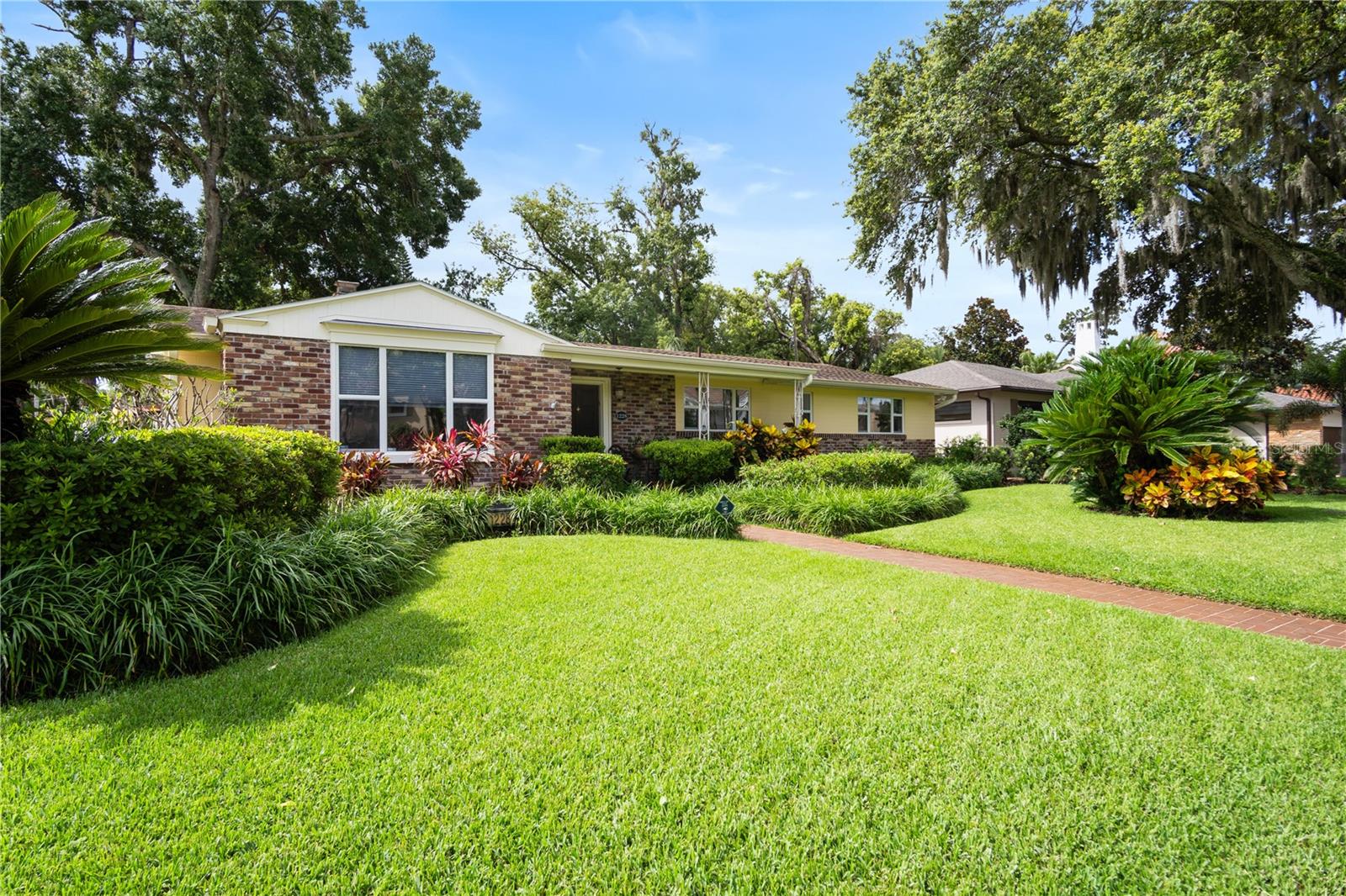 Photo of 1228 SPRING LAKE DRIVE, ORLANDO, FL 32804