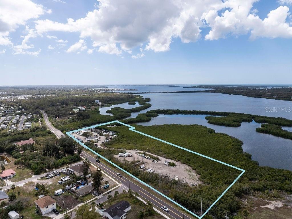 Photo of 6817 BAYSHORE ROAD, PALMETTO, FL 34221