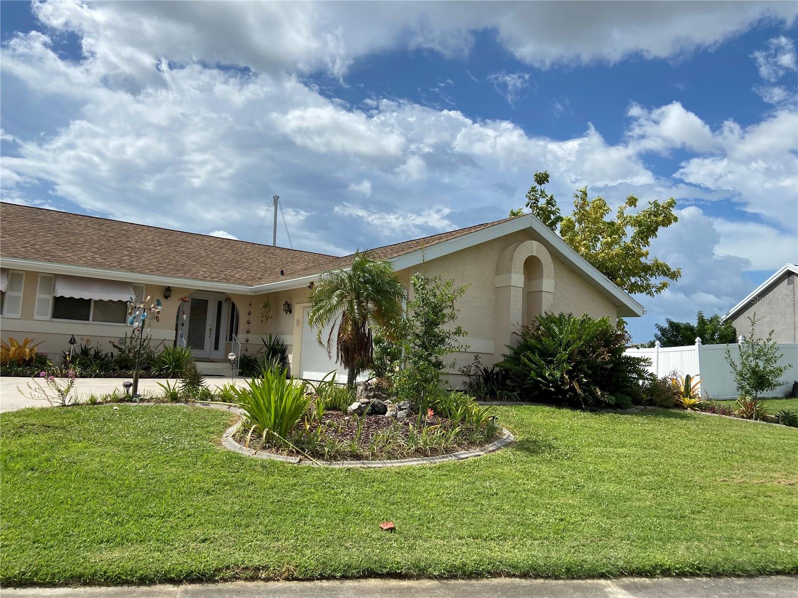 Photo of 262 FRY TERRACE SE, PORT CHARLOTTE, FL 33952