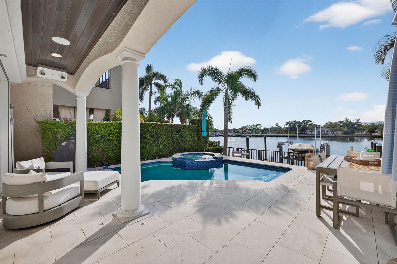 Photo of 1009 ROYAL PASS ROAD, TAMPA, FL 33602