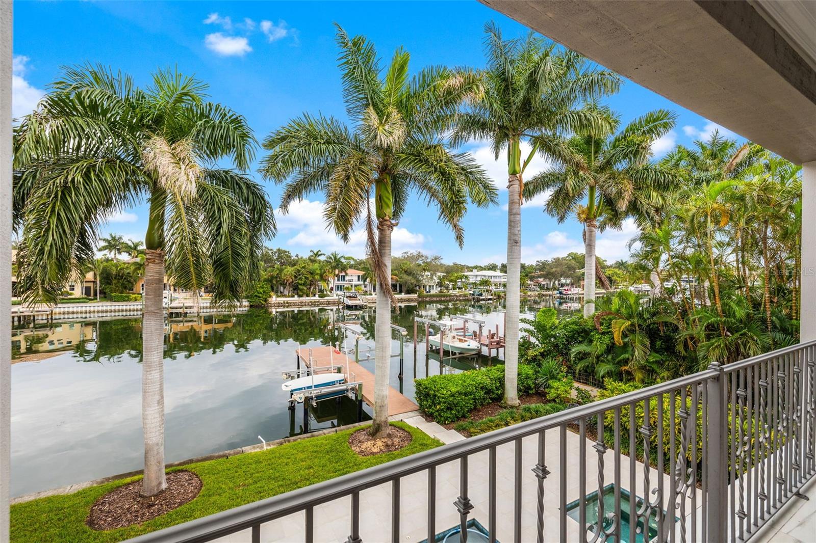 Photo of 851 BRIGHTWATERS BOULEVARD NE, ST PETERSBURG, FL 33704