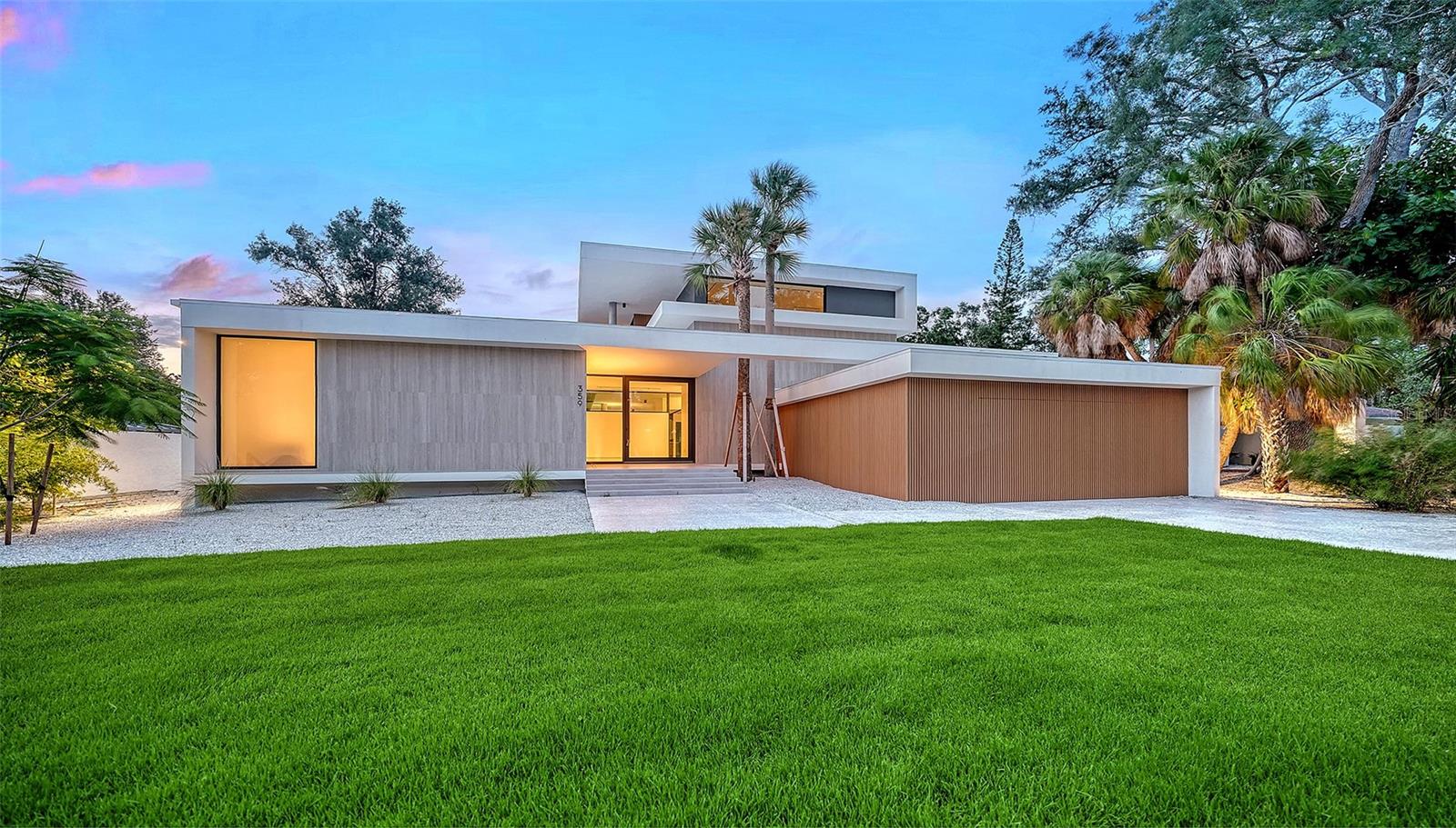 Photo of 359 N SHORE DRIVE, SARASOTA, FL 34234