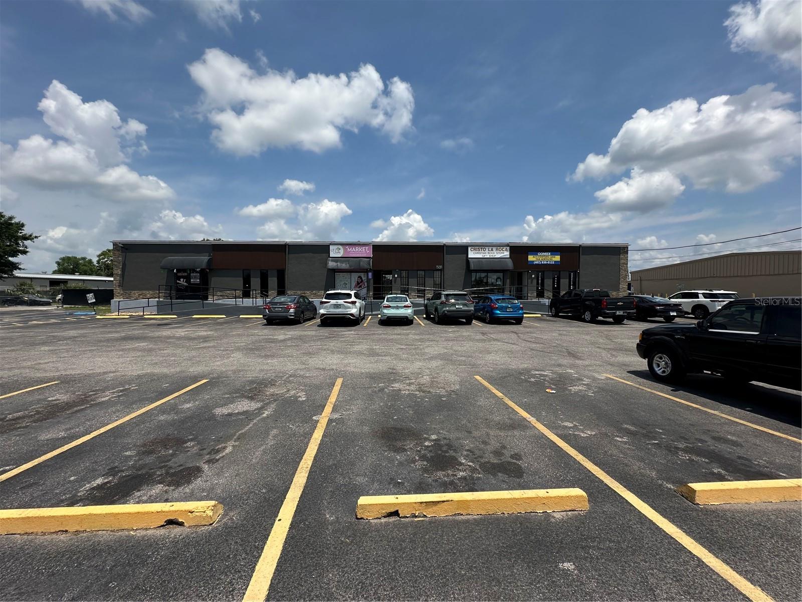 Photo of 1011 W LANCASTER ROAD, ORLANDO, FL 32809