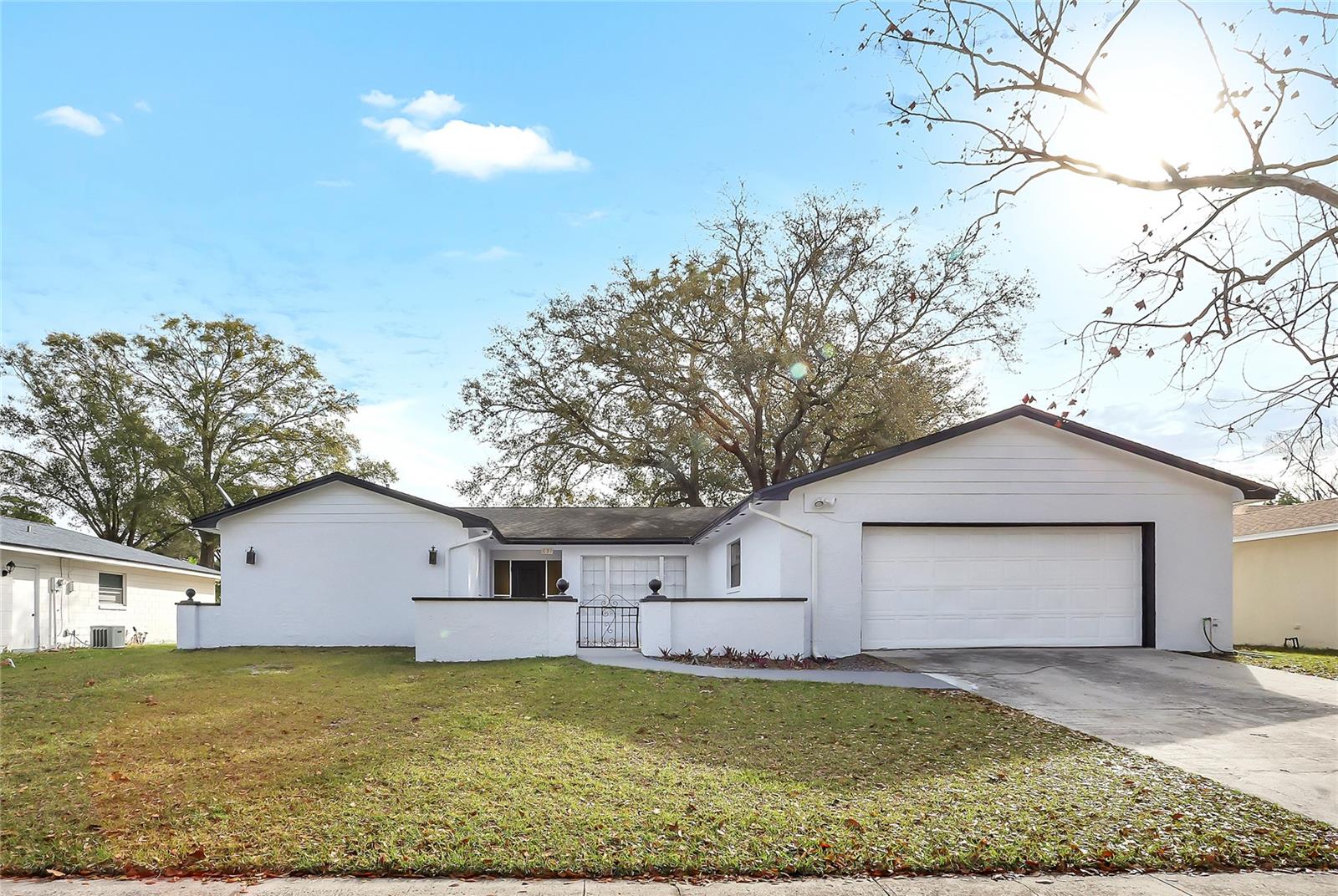 Photo of 621 ASHBERRY LANE, ALTAMONTE SPRINGS, FL 32714