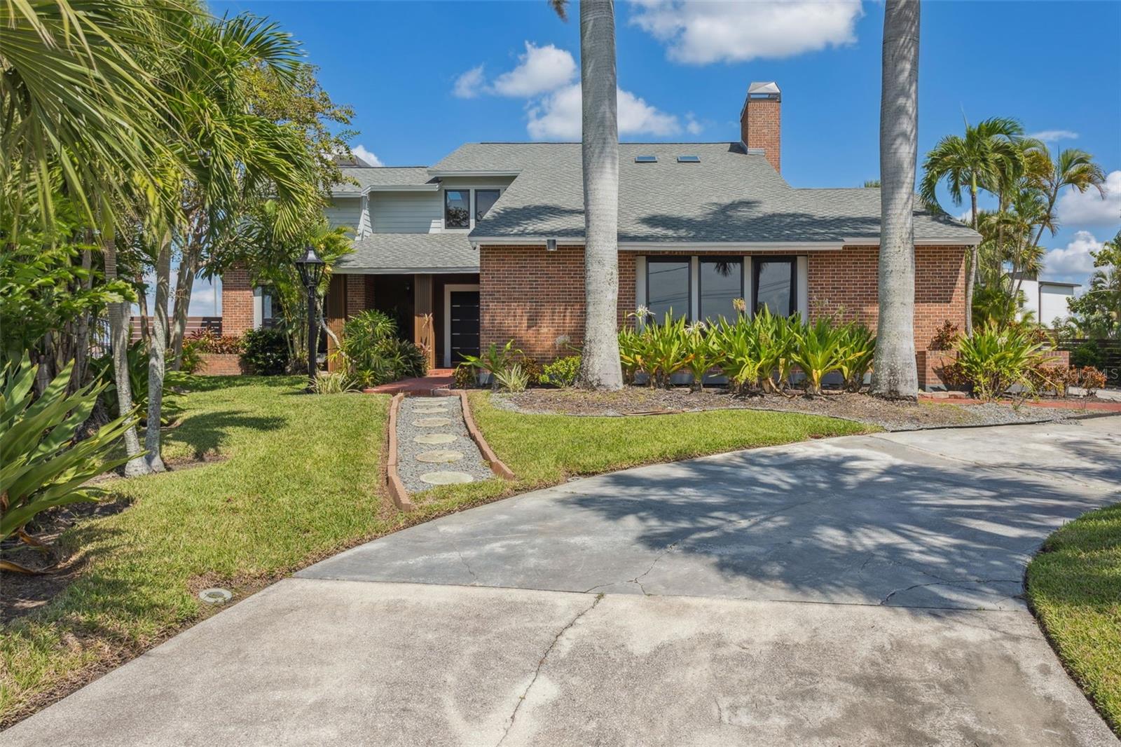 Photo of 769 KINGSTON COURT, APOLLO BEACH, FL 33572