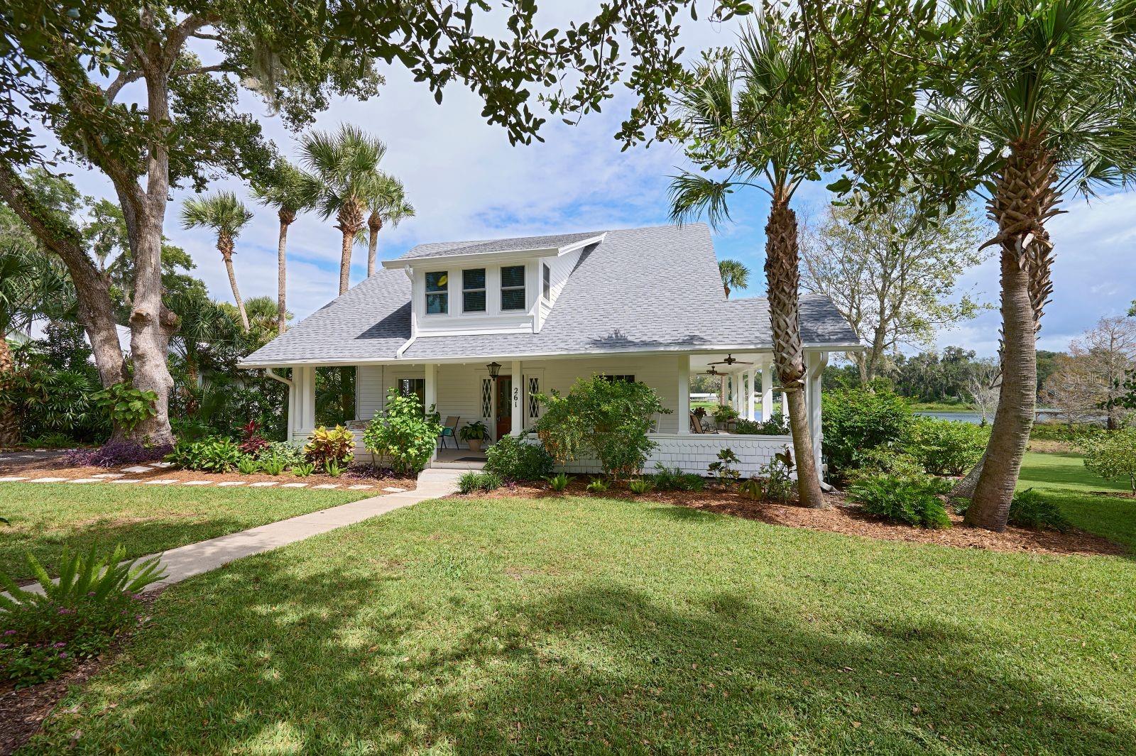 Photo of 261 N LAKEVIEW DRIVE, LAKE HELEN, FL 32744
