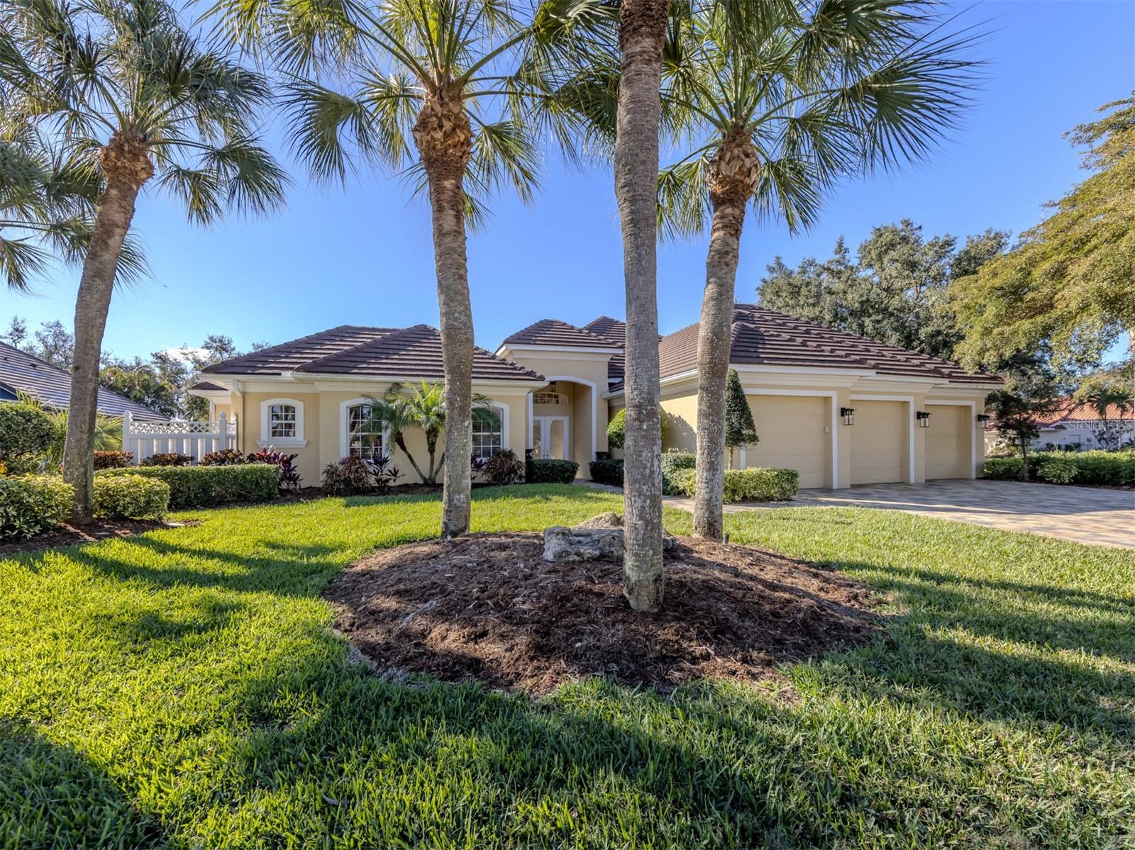 Photo of 300 STONE BRIAR CREEK DRIVE, VENICE, FL 34292