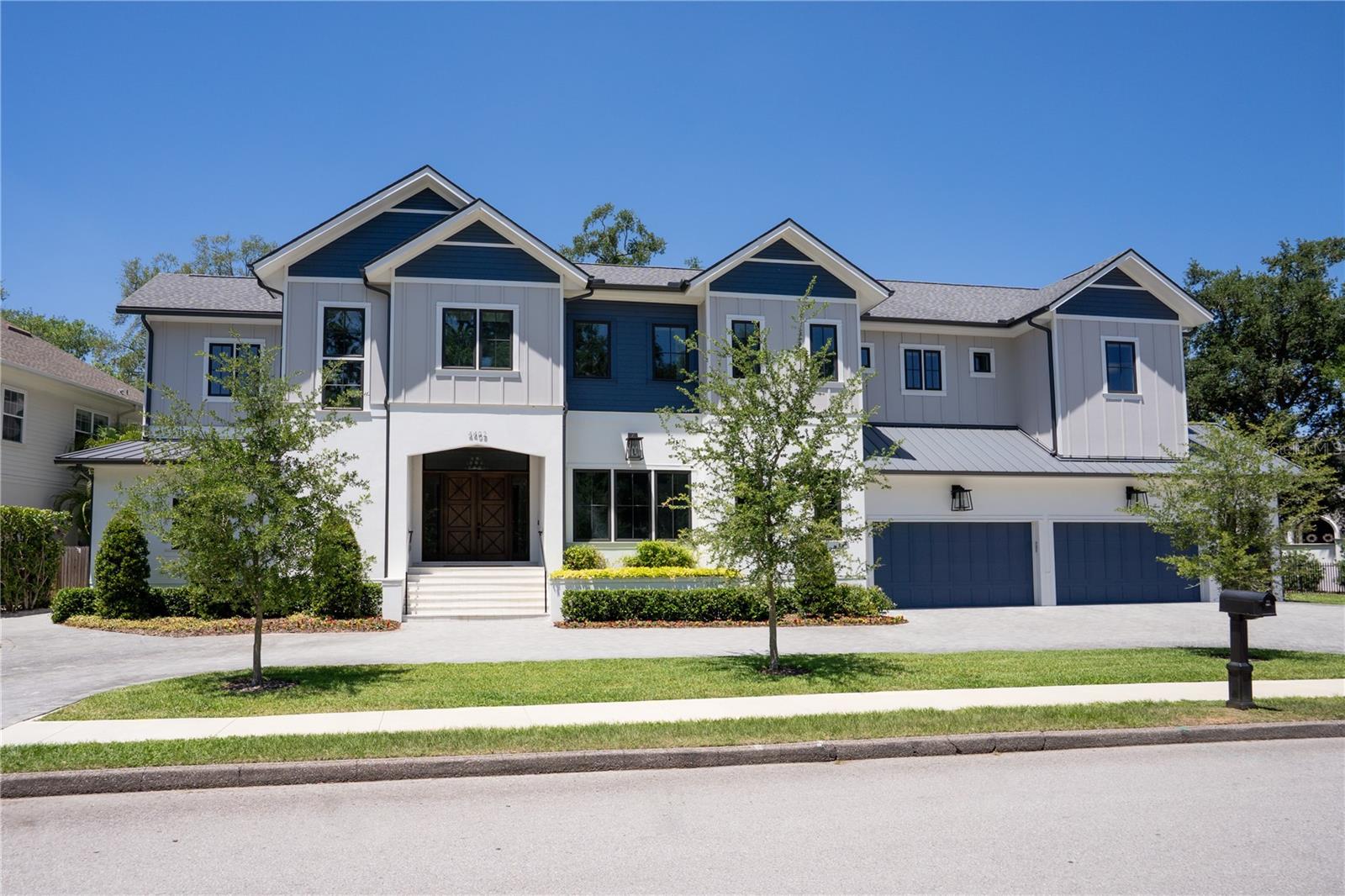 Photo of 4402 W BEACH PARK DRIVE, TAMPA, FL 33609