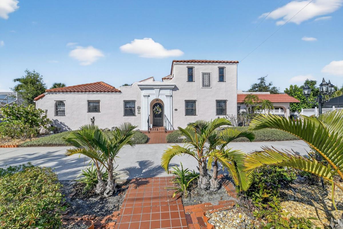 Photo of 328 SORRENTO STREET, VENICE, FL 34285