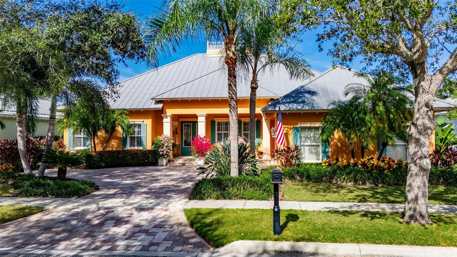 Photo of 539 ISLEBAY DRIVE, APOLLO BEACH, FL 33572