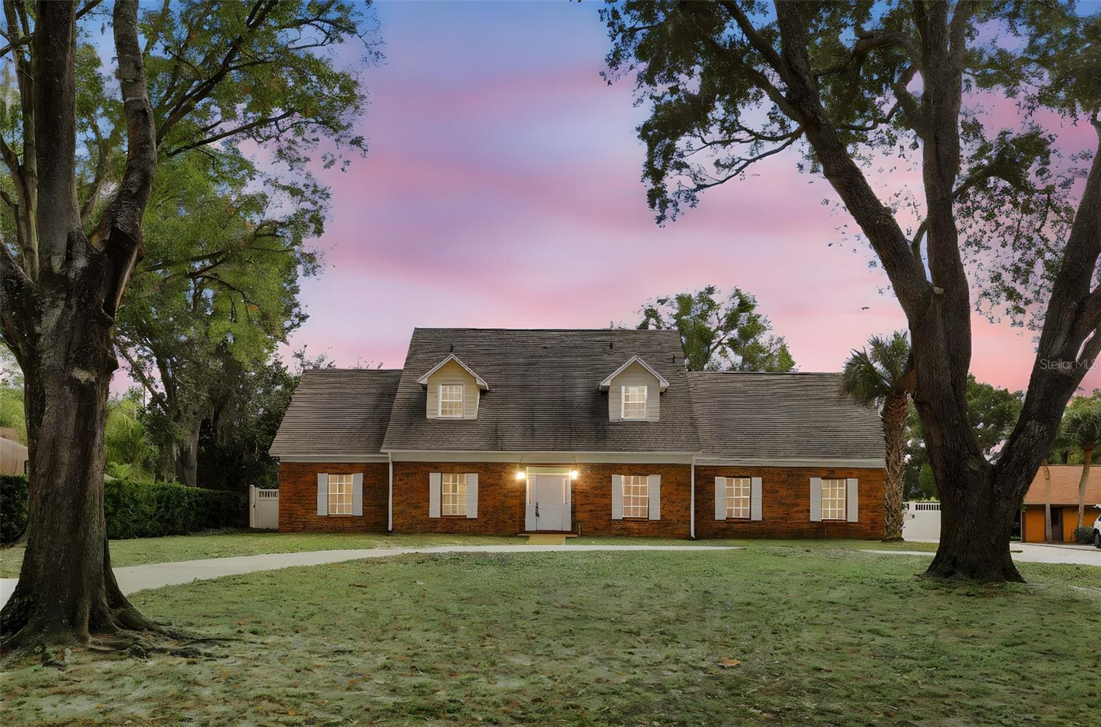 Photo of 11472 PARK AVENUE NE, WINDERMERE, FL 34786