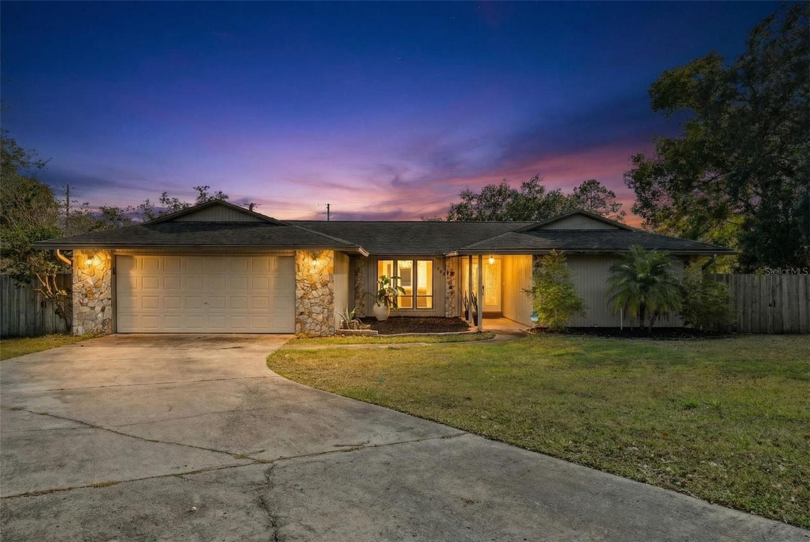 Photo of 120 E CUMBERLAND CIRCLE, LONGWOOD, FL 32779