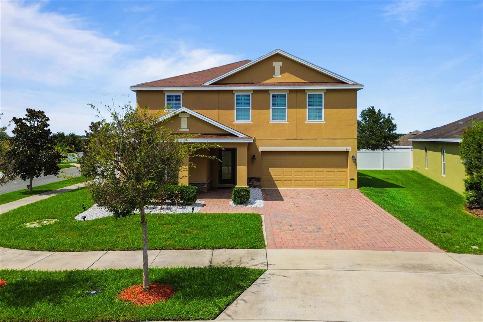 Photo of 301 SPARROW HAWK DRIVE, GROVELAND, FL 34736