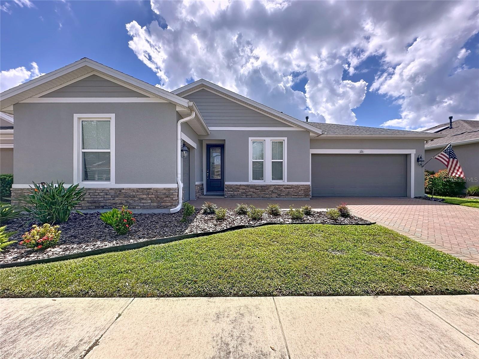 Photo of 201 SILVER MAPLE ROAD, GROVELAND, FL 34736