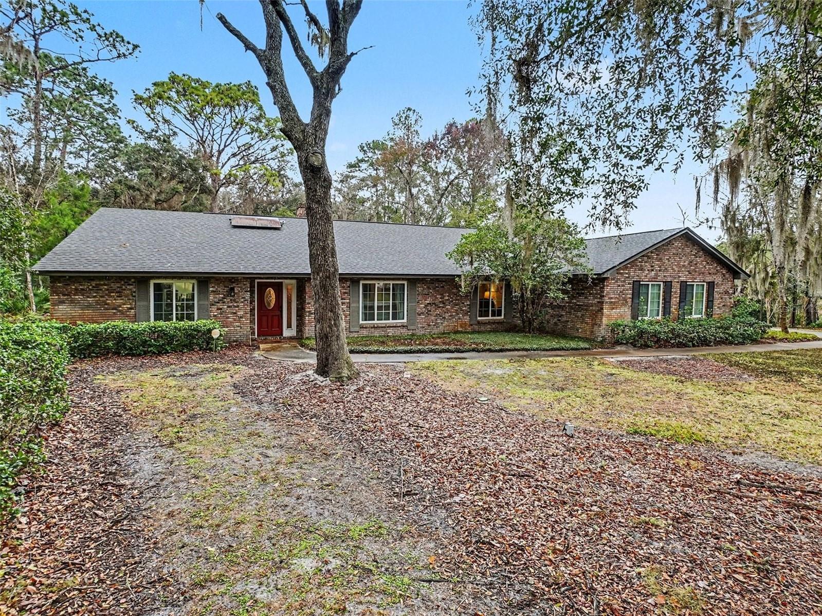 Photo of 112 W GREENTREE LANE, LAKE MARY, FL 32746