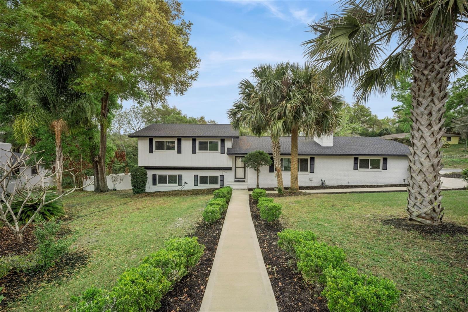 Photo of 1450 HILLTOP DRIVE, MOUNT DORA, FL 32757