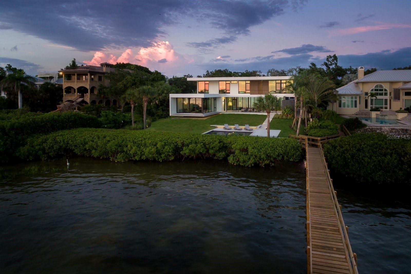 Photo of 1500 BAYVIEW DRIVE, SARASOTA, FL 34239