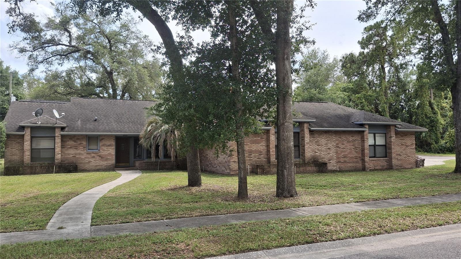 Photo of 900 RED FOX ROAD, ALTAMONTE SPRINGS, FL 32714