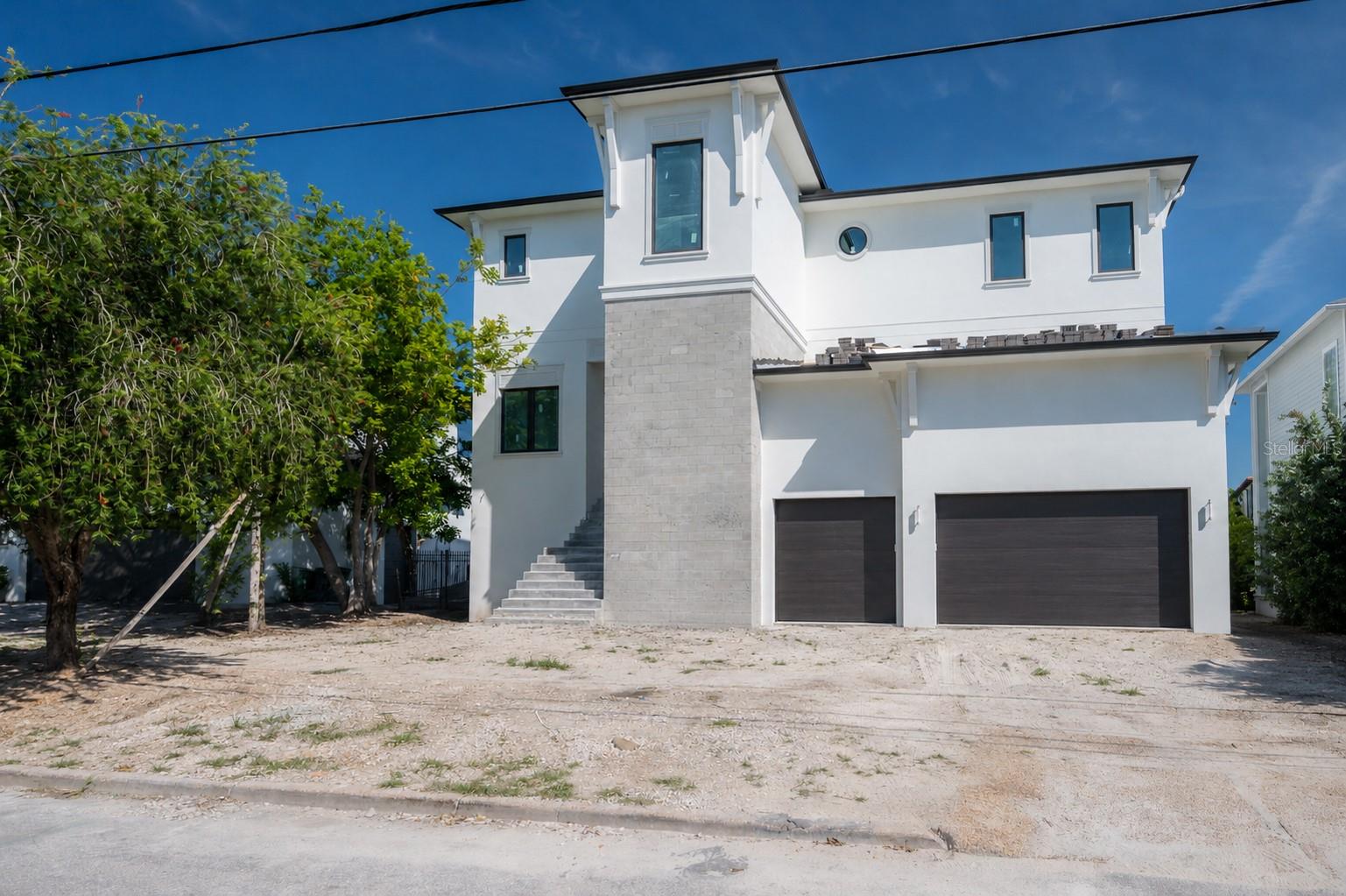Photo of 654 GENEVA PLACE, TAMPA, FL 33606