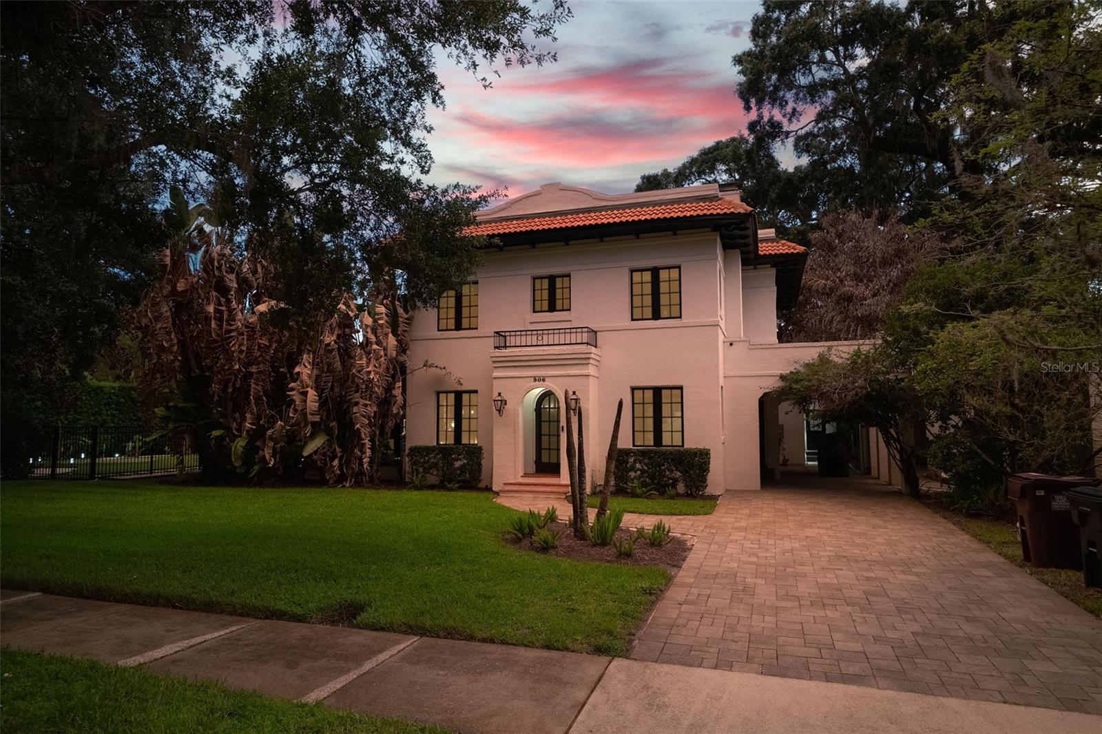 Photo of 906 ALHAMBRA COURT, ORLANDO, FL 32804