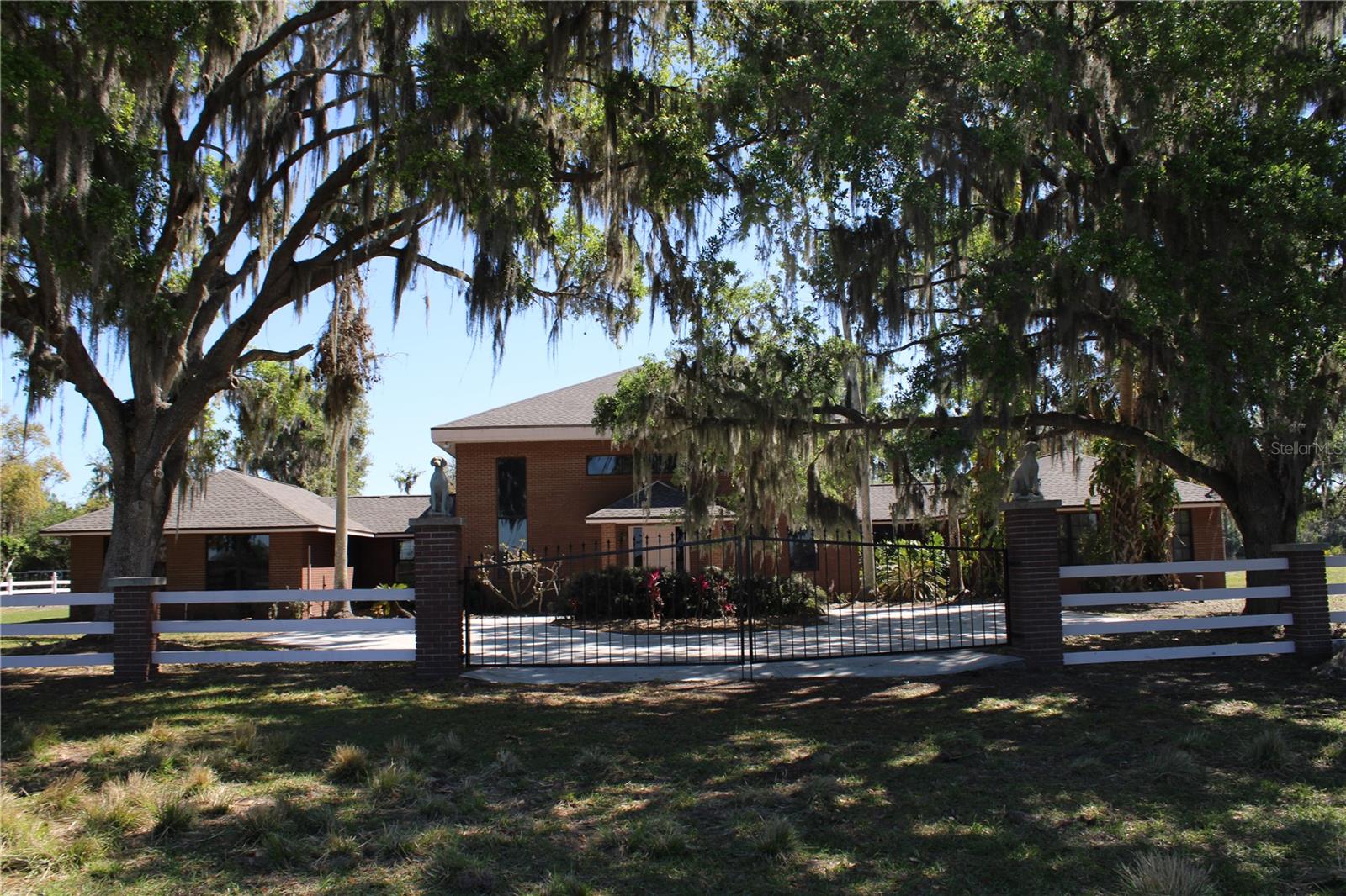 Photo of 504 E TIPTON ROAD, PLANT CITY, FL 33567