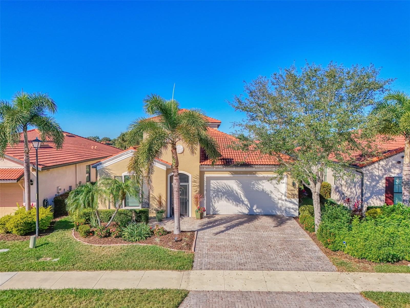 Photo of 23692 WAVERLY CIRCLE, VENICE, FL 34293