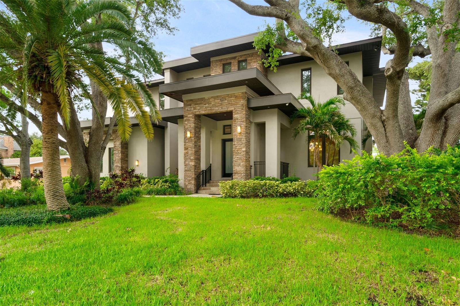 Photo of 4905 W SPRING LAKE DRIVE, TAMPA, FL 33629