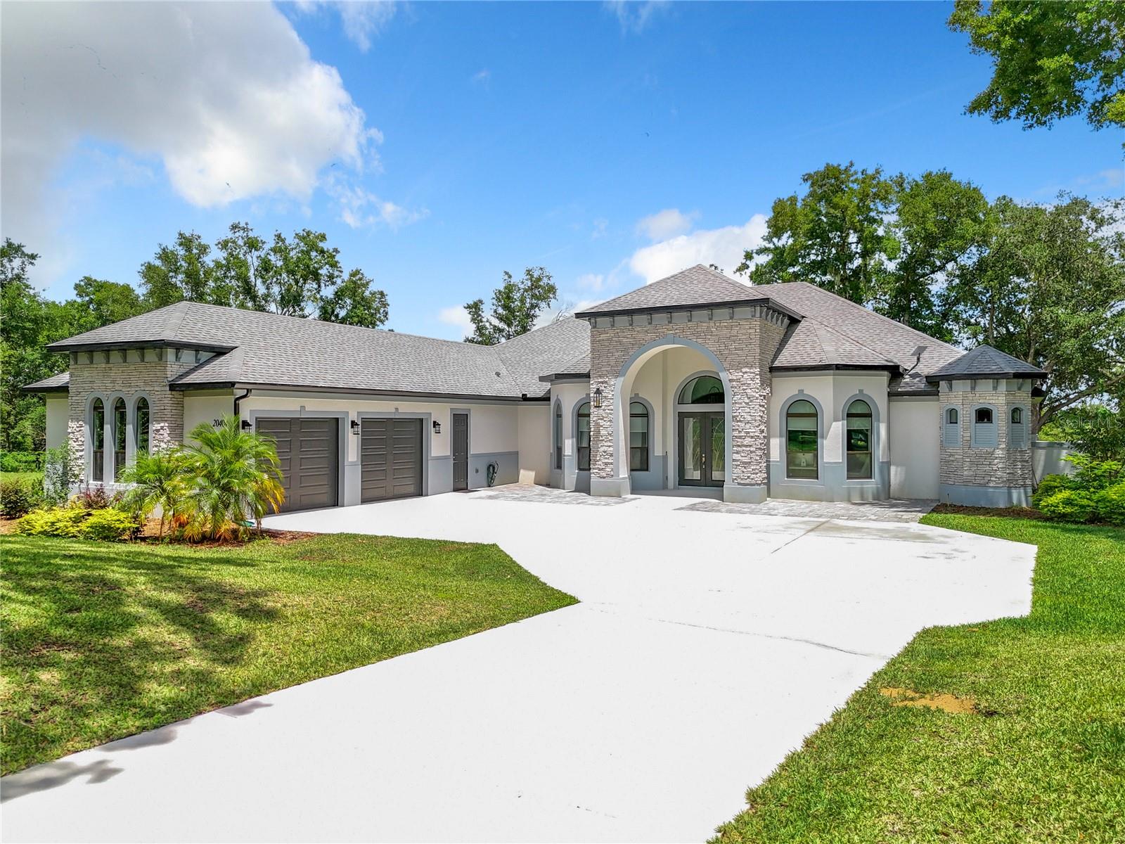 Photo of 20404 WOLF SPRINGS COURT, CLERMONT, FL 34715