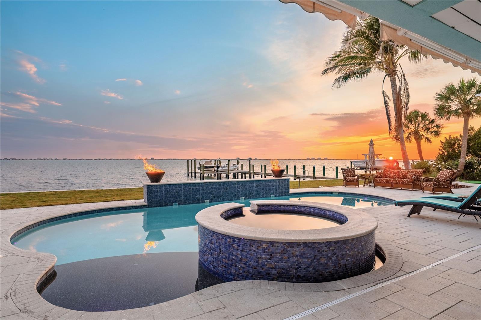 Photo of 350 S SHORE DRIVE, SARASOTA, FL 34234
