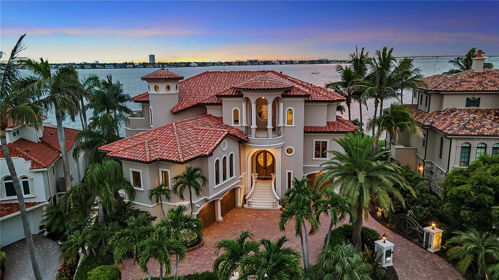 Photo of 1372 HARBOR DRIVE, SARASOTA, FL 34239