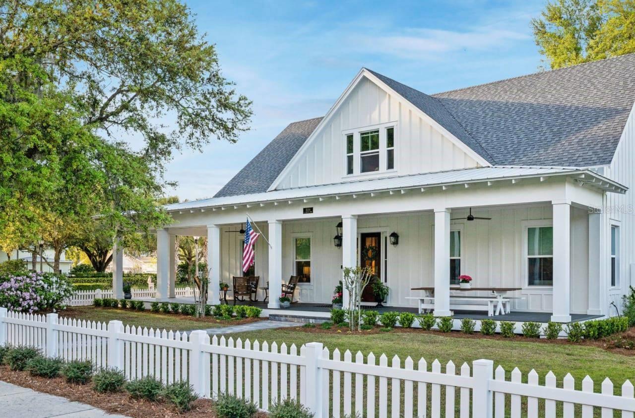 Photo of 15201 E OAKLAND AVENUE, WINTER GARDEN, FL 34787