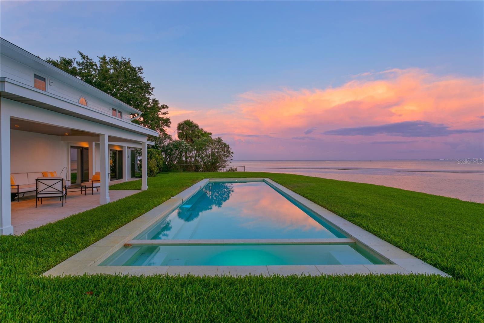 Photo of 218 COLONY POINT ROAD S, ST PETERSBURG, FL 33705